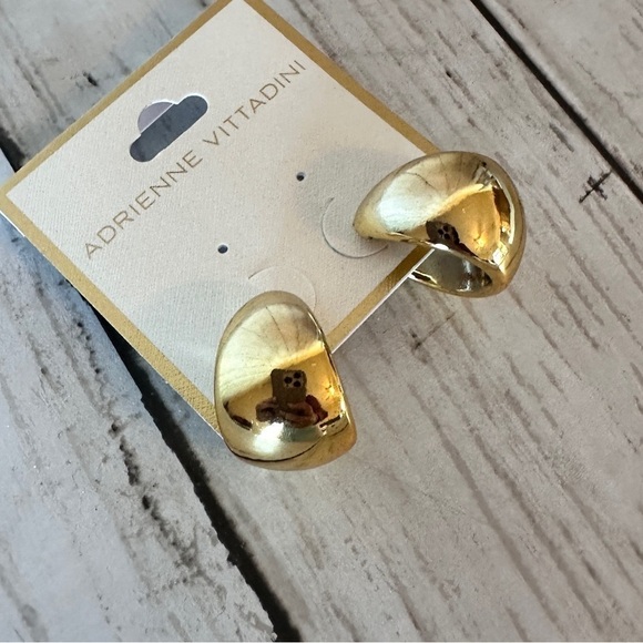 Adrienne Vittadini earnings (color gold). - Picture 1 of 4